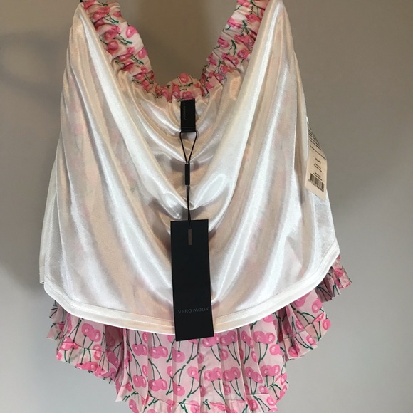 Cherry plisse mini skirt - Picture 5 of 7